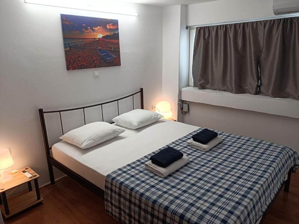 Apartment Dipla Athen Exterior foto