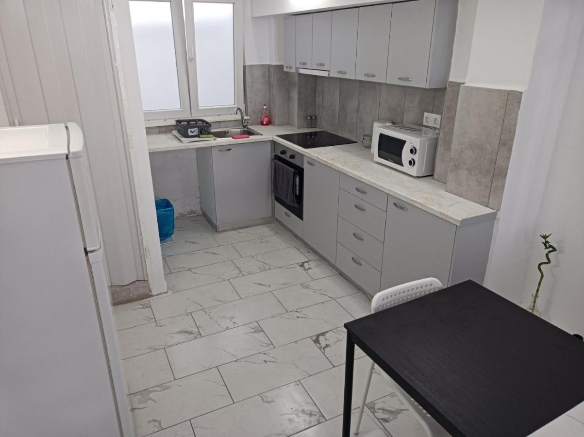 Apartment Dipla Athen Exterior foto